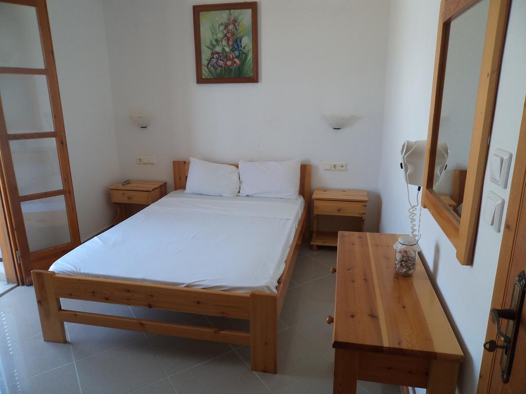 O Fotis Aparthotel Agios Prokopios  Kamer foto